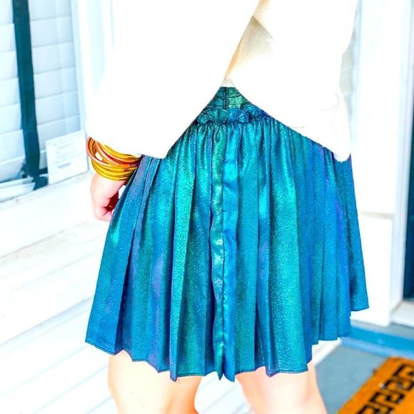 🆕 NWT ✨CURRENT AIR✨METALLIC GREEN PLEATED MERMAID MINI SKIRT - Picture 5 of 8